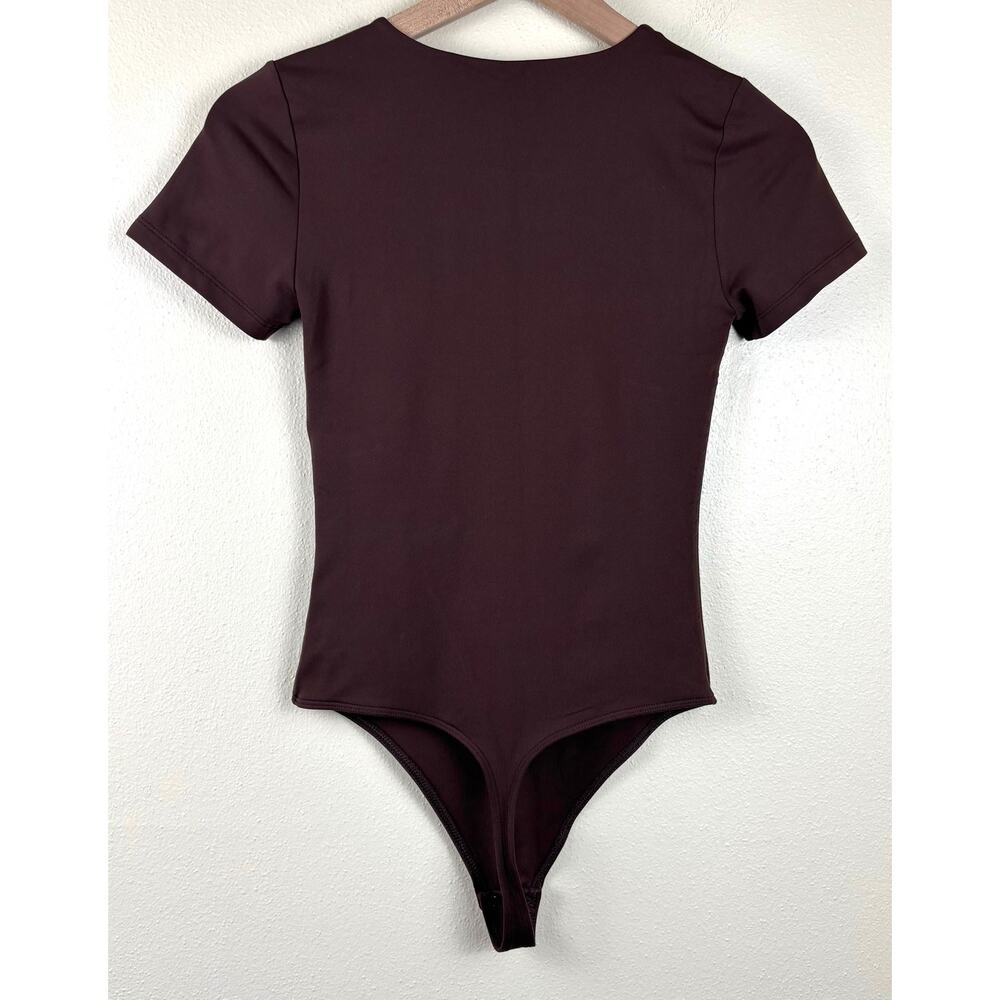 Aritzia Babaton Contour Short Sleeve Bodysuit Size Small in Dark Brown - Picture 9 of 10
